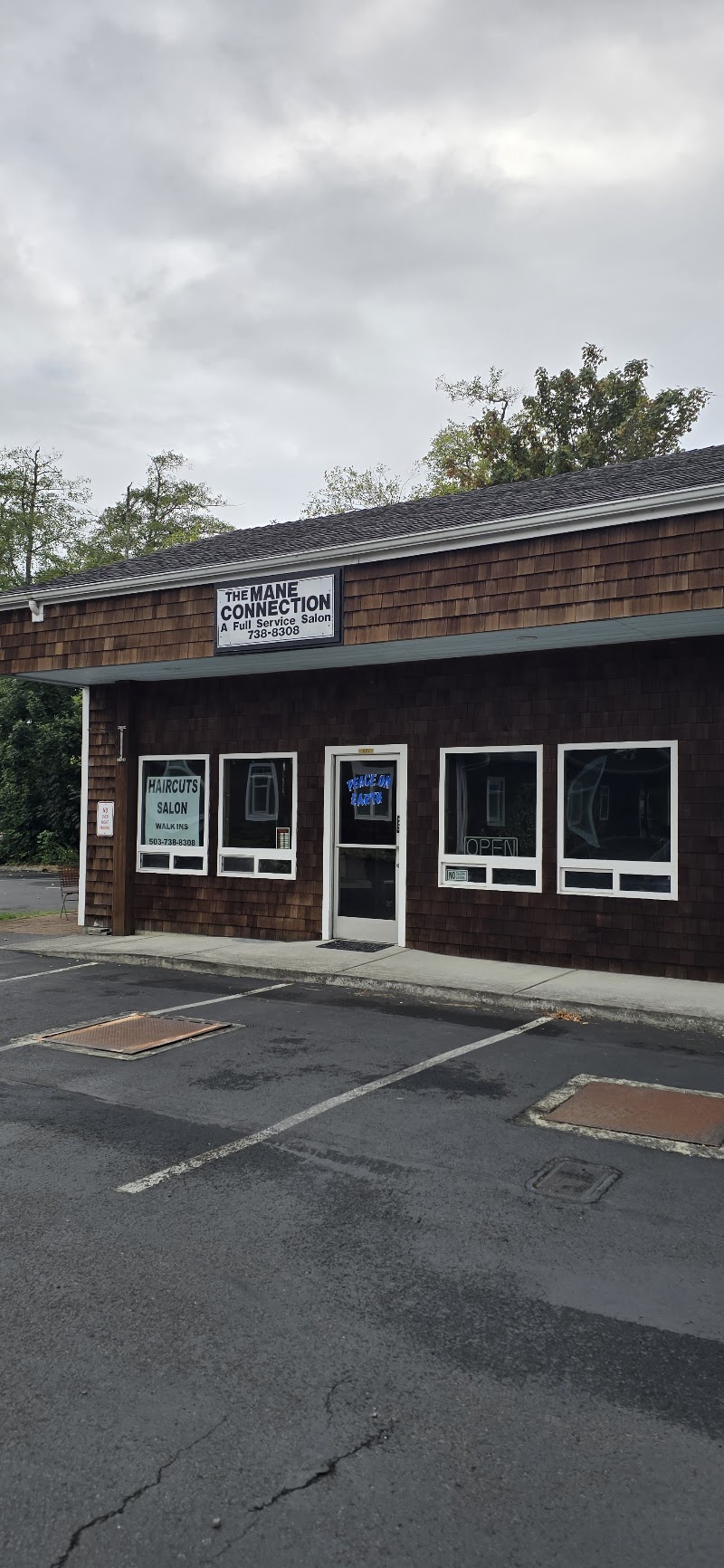 Mane Connection, hair salon in Seaside, OR, photo 1 of 2